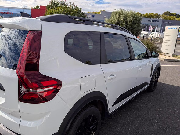 DACIA Jogger 1.6 hybrid 140ch Extreme 5 places - Miniature 9