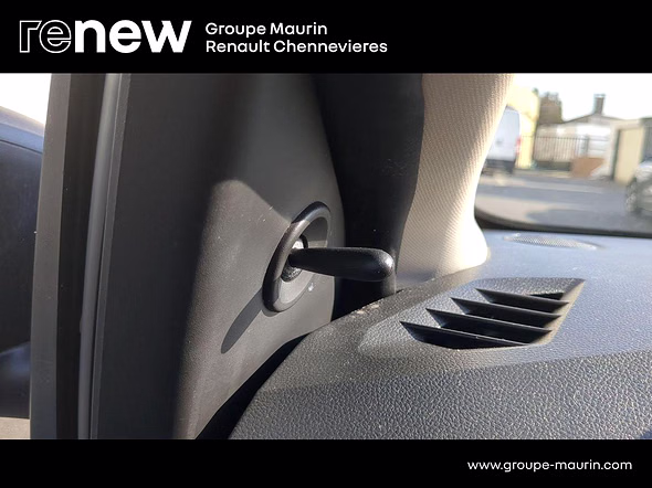DACIA Sandero 1.0 ECO-G 100ch Essential - Miniature 46