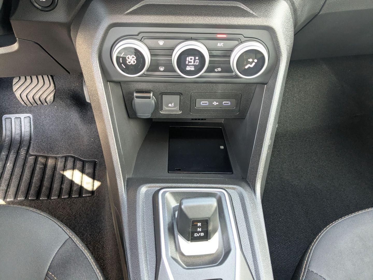 DACIA Jogger 1.8 hybrid 155ch Extreme 7 places -25 - Photo 15