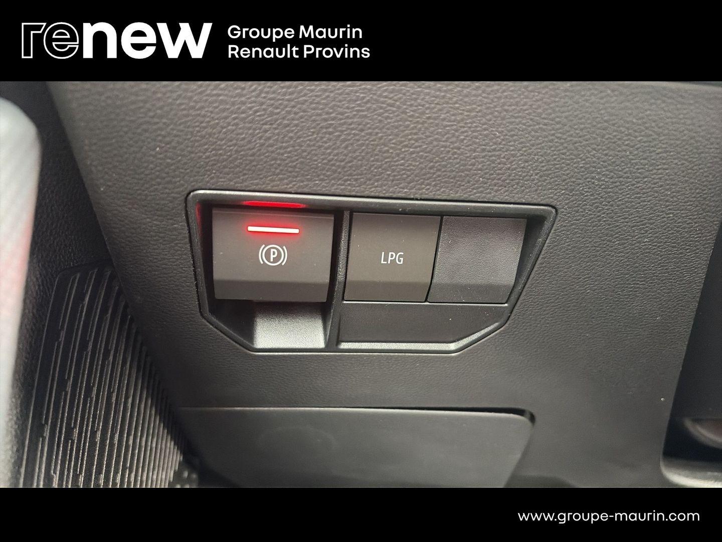 DACIA Duster 1.2 hybrid-G 150ch Journey 4x4 - Photo 17