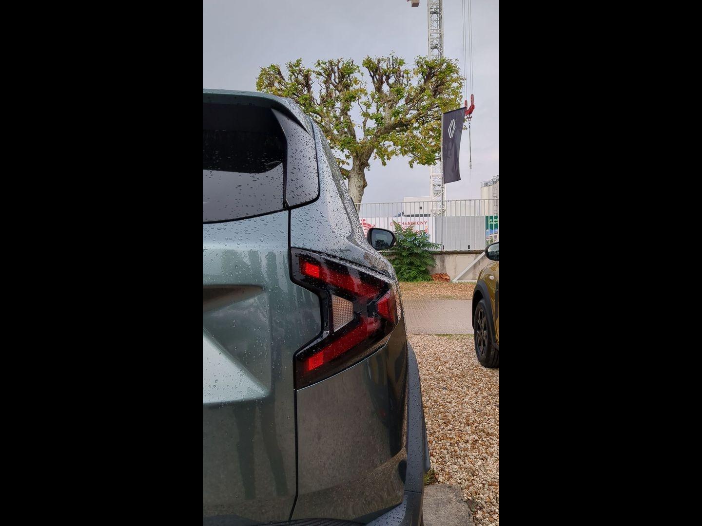DACIA Duster 1.8 hybrid 155ch Journey - Photo 8